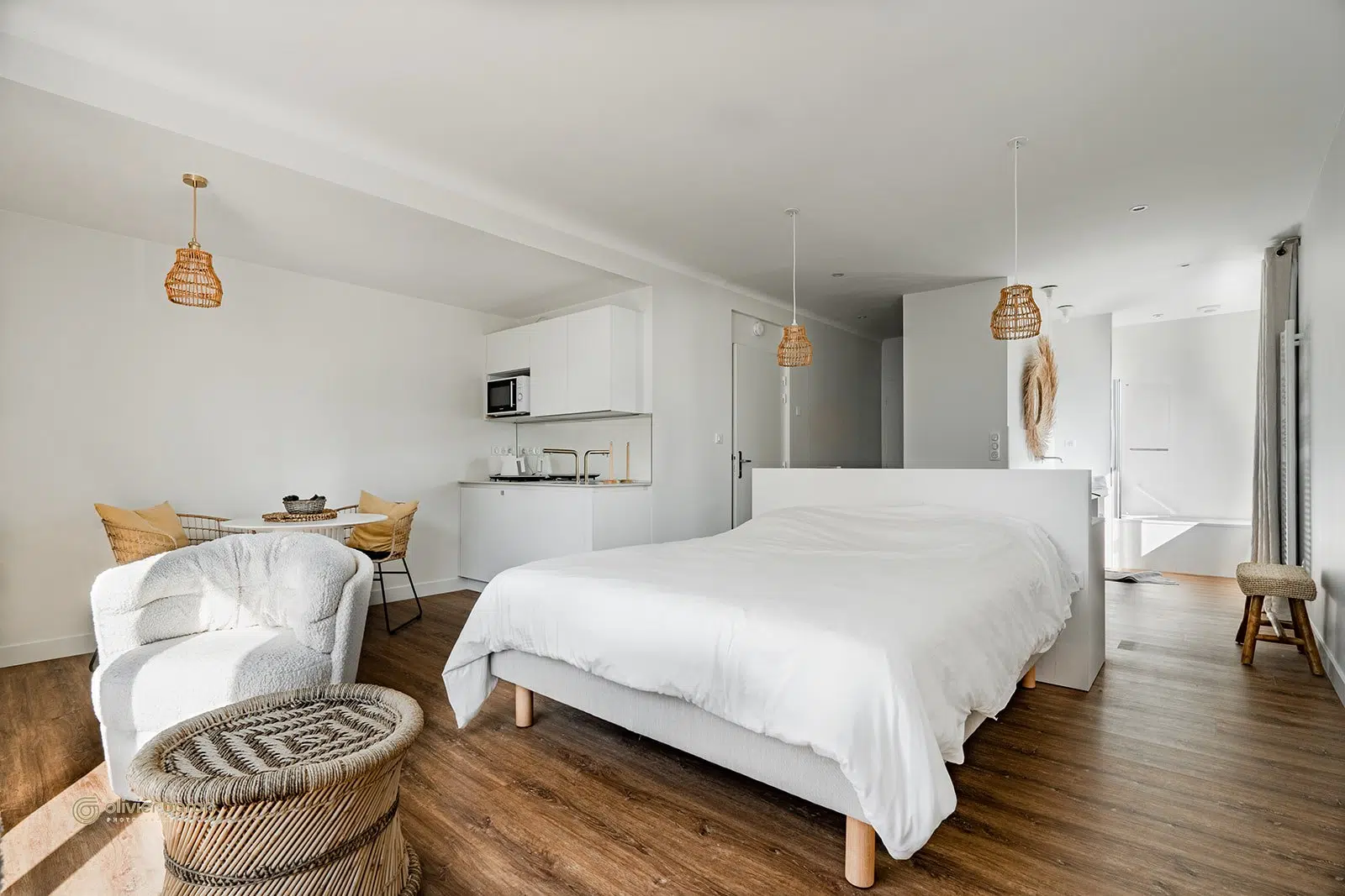 Bali Mood : suites hôtelières face à la mer au Men-Du, rénovées par Inside