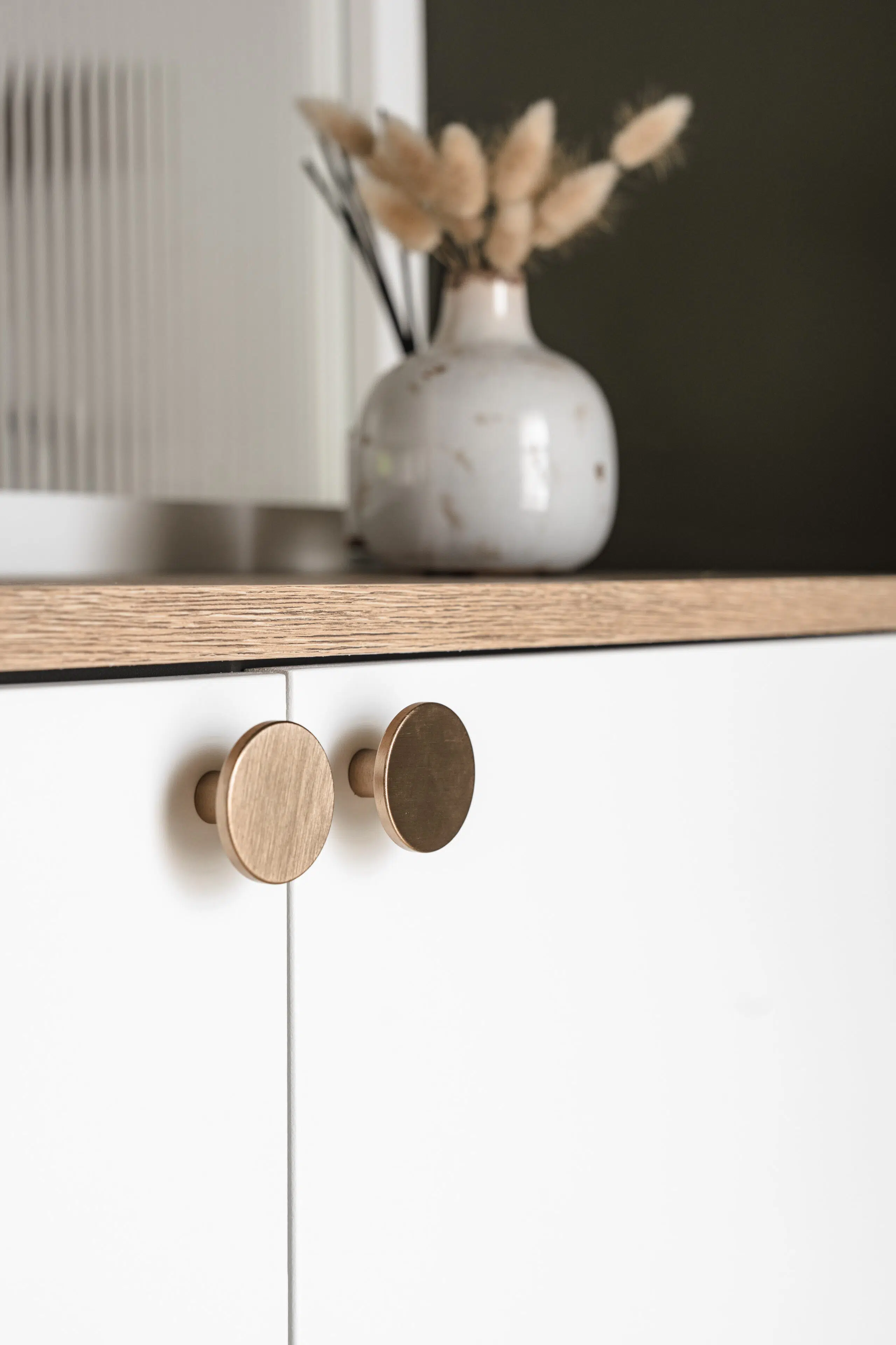 Soft Lines : entrée avec verrière sur mesure aux lignes courbes à Pluvigner, réalisée par Inside